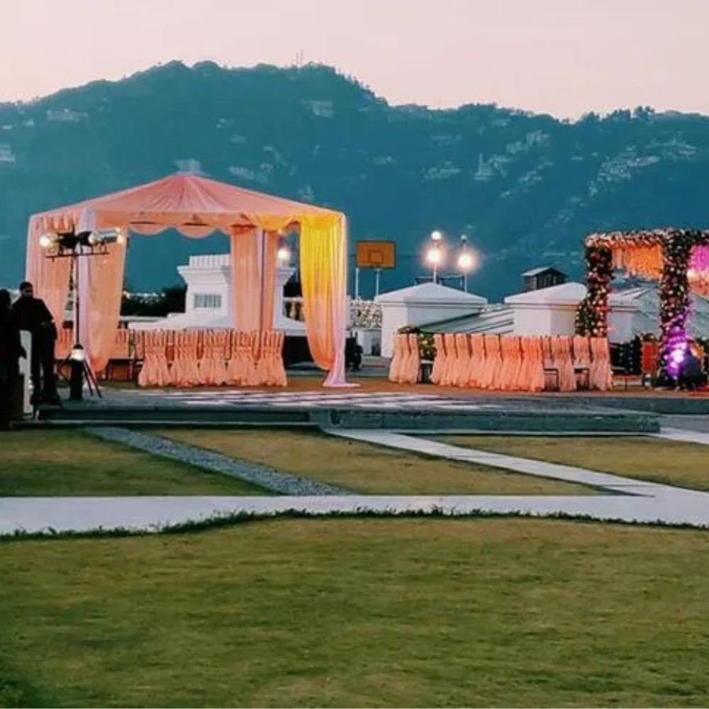 Grand royal mandap with Himalayan mountain backdrop &mdash; SnazzyTrips